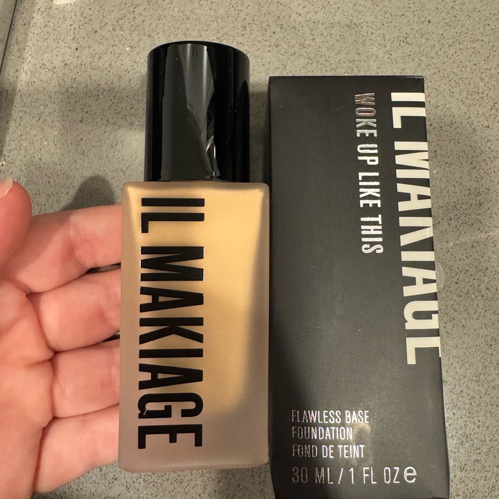 IL MAKIAGE FOUNDATION SHADE 40